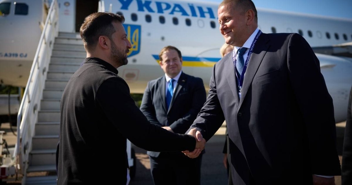 Залужний проти Зеленського на президентських виборах. Чи знадобиться другий тур