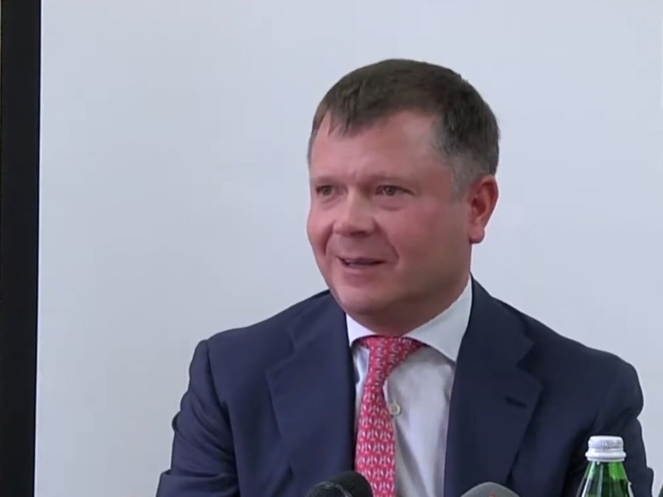 Розтрата в особливо великих розмірах і відмивання злочинних доходів. Жеваго у Франції вручили підозру