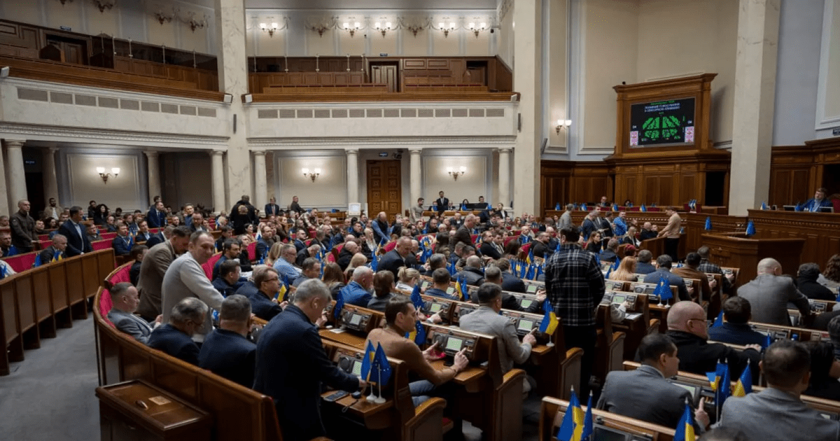 Мобілізація нардепів. Чи налякає Зеленський "слуг народу" окопами

                    – Юрій Васильченко