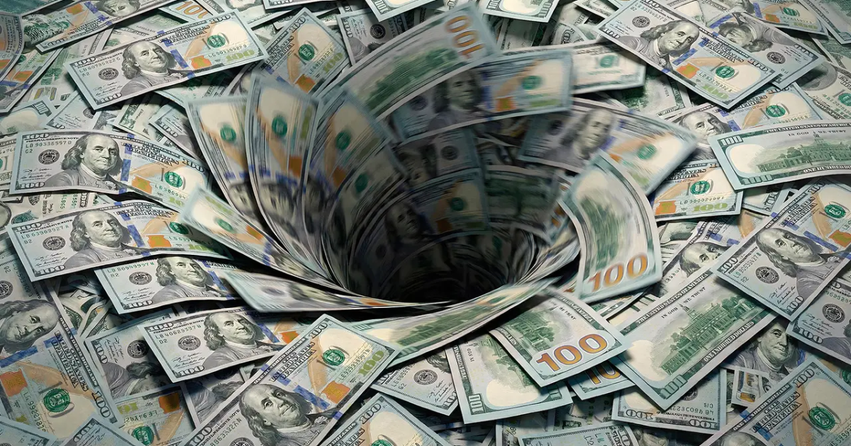 Грошей вистачить до травня. Чому Україна, як і раніше, за три кроки від фінансової прірви