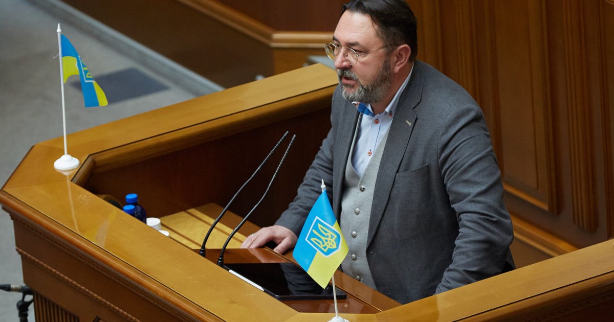 Рятівний мандат. Як зміна уряду та Потураєв ледь не поховали монобільшість